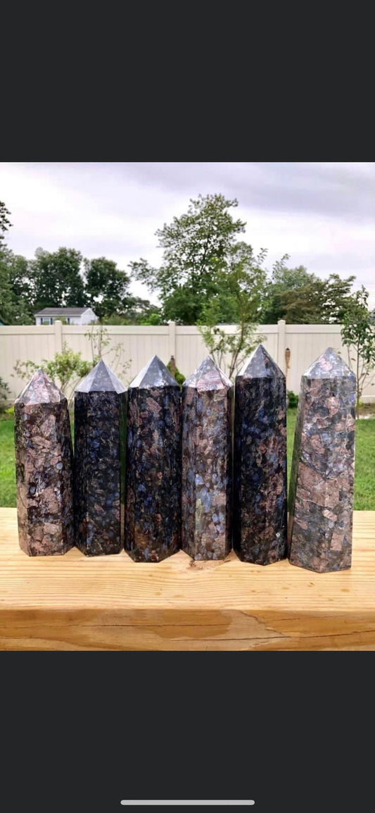 *Big, QUE SERA, Towers, LLANITE, Obelisk, multicolor, unique, rare find!!