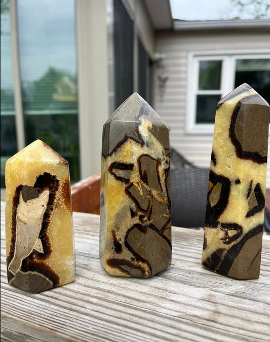SEPTARIAN, Towers, thick, patters, obelisks, beige and brown!!